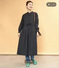 Ray BEAMS ブラック プリーツワンピースのサムネイル