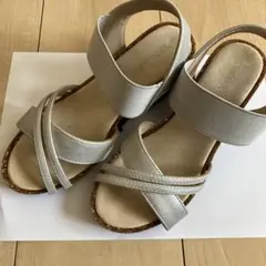 シルバー ストラップサンダル　22.5cm