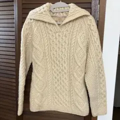 ジーンナッソーズ手編みケーブルニット