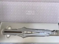 新品未使用未開封　KINUJO ストレートアイロン 本体　ホワイト　絹女