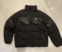 TOMMY JEANS ブラック ダウンジャケット　Mサイズのサムネイル