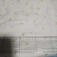 約90~100cm　Wガーゼ　生地　はぎれ　さくらんぼ　ゴールド　クリーム