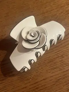 お花　ヘアクリップ