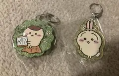 ちいかわ　ラメアクリルキーホルダー　うさぎ　くりまんじゅう