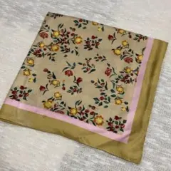 8-20.UNIQLO×イネス　ボタニカルモチーフ　シルクスカーフ
