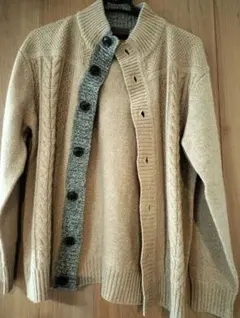 ベージュ ケーブル編み ニットセーター