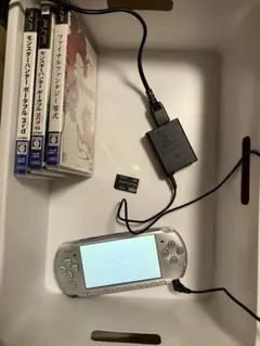 PSP-3000 本体 シルバー ソフト3本 純正充電器1500mA