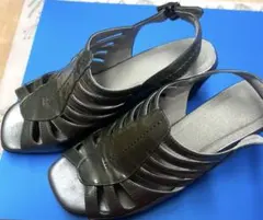 アシックス　ダークグレー ストラップサンダル 24cmEEのサムネイル