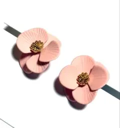 フラワーピアス お花ピアス 立体フラワーピアス 立体ピアス ゴールド ピンク