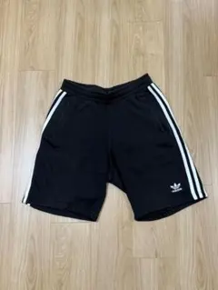 希少　横浜購入 アディダスオリジナルス 3ストライプ ハーフパンツ M 裏毛のサムネイル