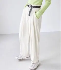 TODAYFUL コーデュロイハイウエストパンツ　38サイズのサムネイル