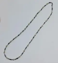 樹脂パール　ロングネックレス　グリーン系