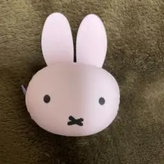【新品未使用品】ミッフィー　ミニケース　シリコンポーチ　コインケース　ピンク　紫