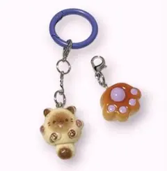 ♡handmade♡限定品❤︎コロンと可愛いパンみたいな猫ちゃんと肉球のチャーム