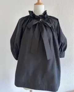 新品】ミラオーウェン ギャザー ペプラム ブラウス シアー 長袖 黒 