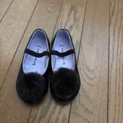 ファー付きブラックフォーマルシューズ