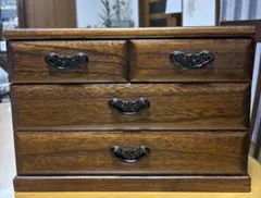 桐木製引き出し式タンス 4段 ダークブラウン　金具取っ手、花菱木瓜かん・時代色