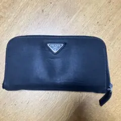 PRADA ナイロン黒　長財布