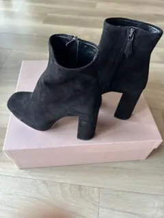 Miu Miu ブラック スエード ブーツ 35❣️のサムネイル