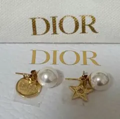 Dior チャームピアス