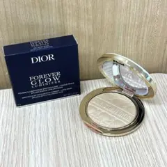 ☆未使用　ディオールスキン　フォーエヴァー　グロウ　ルミナイザー 001