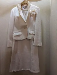 セレモニースーツ　オフホワイト　サイズ11