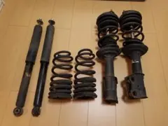 ハイラックスGUN125 Zグレード　新車外し サスペンスとショックアブソーバー ハイラックスGUN125 Zグレード 新車外し サスペンスとショック