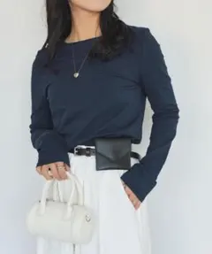 【新品未使用】titivate バックUネックロングスリーブカットソーのサムネイル