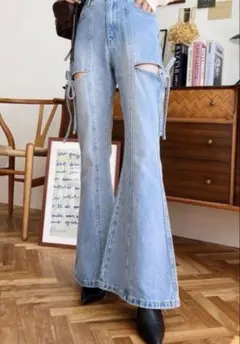 デニム＆ツイルカットアウトリボンフレアパンツのサムネイル