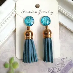 青色タッセル付きピアス/イヤリング(ハンドメイド)