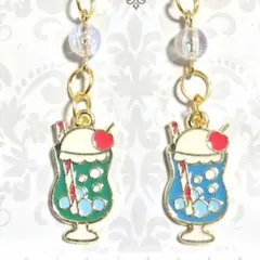【クリームソーダのマスクチャーム】ハンドメイド　ビーズ　夏ピアス　イヤリング