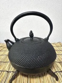 程度良好 南部名工金秀 及春鋳造 算盤形捻鉉アラレ 南部鉄瓶 南部鉄器