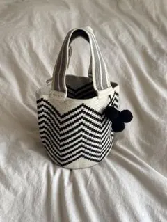 Wayuu Bags Japanトートバッグ 白黒ジグザグ模様 ポンポン付き