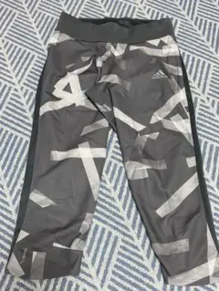 adidas グレー ストライプタイツ