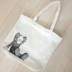 ユニクロ KAWS トートバッグ