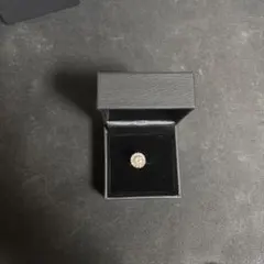 ラウンドカットクリスタル オーバル型ピアス