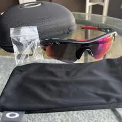 Oakley レーダーロックスポーツサングラス ブラック/レッド