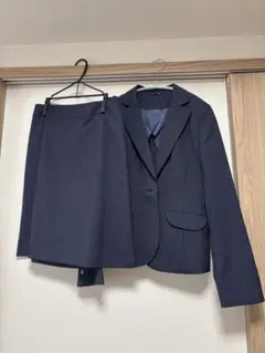 ネイビー ストライプ スカートスーツ　11/9号