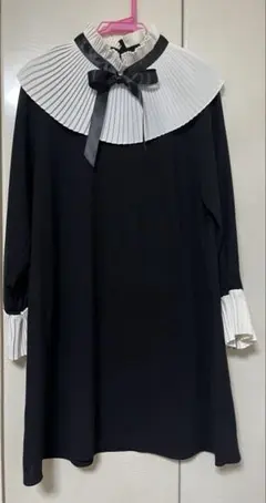 プリーツカラーリボン付き膝丈ワンピース