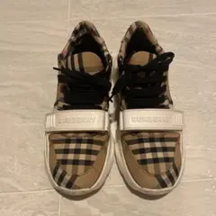 バーバリー　スニーカー　24.5cm 39のサムネイル
