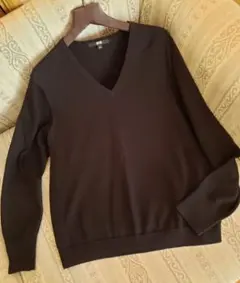 最終値下げ!ユニクロ　ブラックVネックニット　L　美品♪