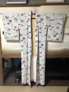 【訳あり】小紋 着物 薄緑 赤紫 草花柄 普段着 練習用　大正ロマン　リメイク