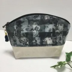 ★ハンドメイド★リバティ　ラミネート　ラウンドポーチ