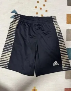 adidas サッカー ハーフパンツ　サイズ150