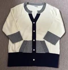 ボタン付きカーディガン クリーム×ネイビー