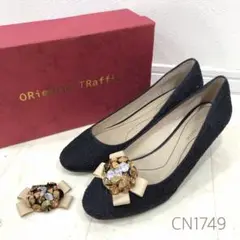 Oriental Trafaluc 大きいサイズ　コサージュ レース パンプス
