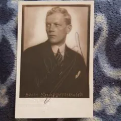 Item thumbnail for item b4c95cfc-17a8-4748-aff7-3e107149ee2d