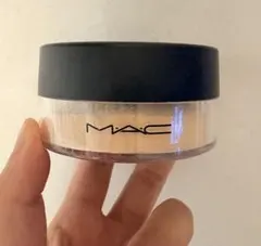 M.A.C セレクト シアー ルース NC15 フェイスパウダーのサムネイル