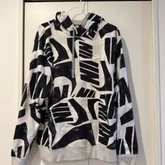NIKE グラフィックパターン パーカー Mサイズ