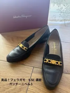 美品！フェラガモ　パンプス・ローファー　濃紺のサムネイル